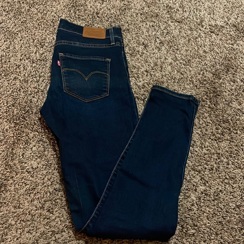 LEVI’S MILE HIGH SHAPING SKINNY JEAN